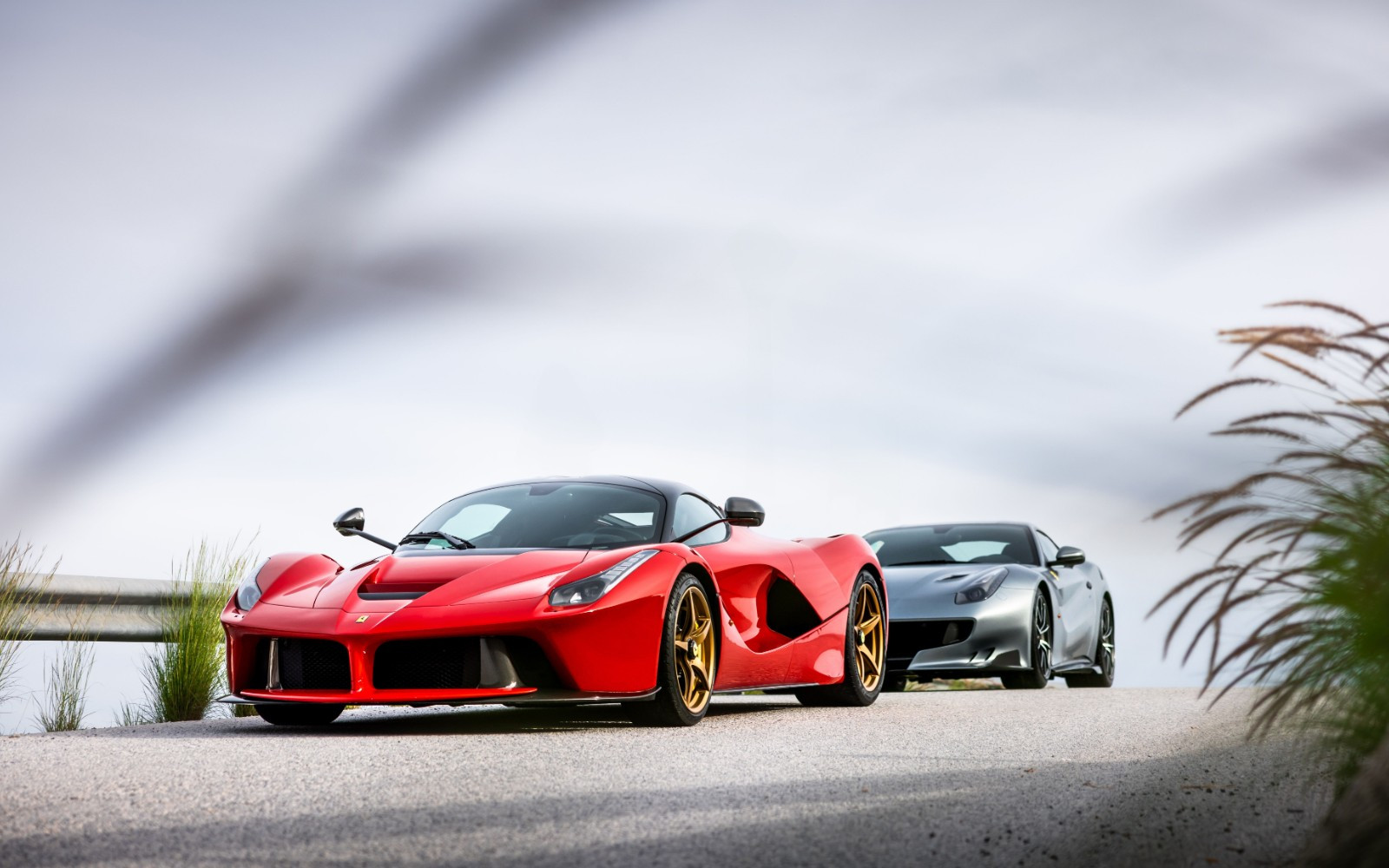LaFerrari V12 hybrid — photo on Garage Streetcard