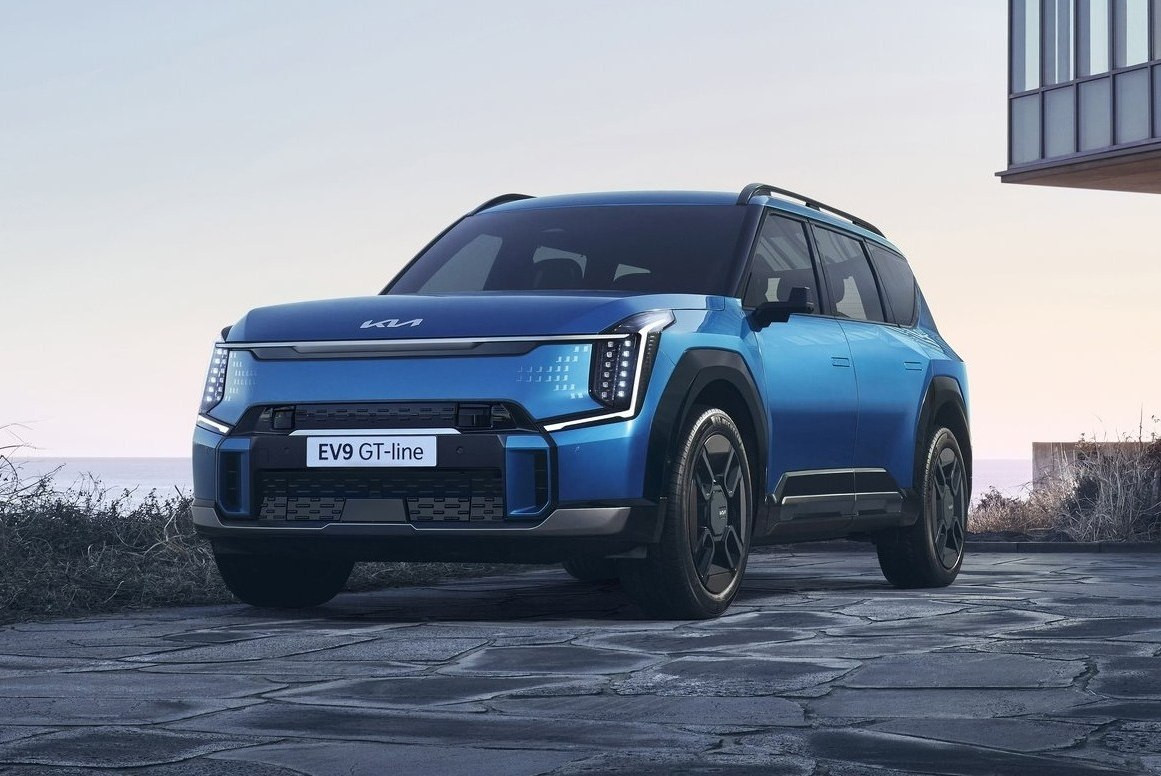 Kia EV9 — photo on Garage Streetcard